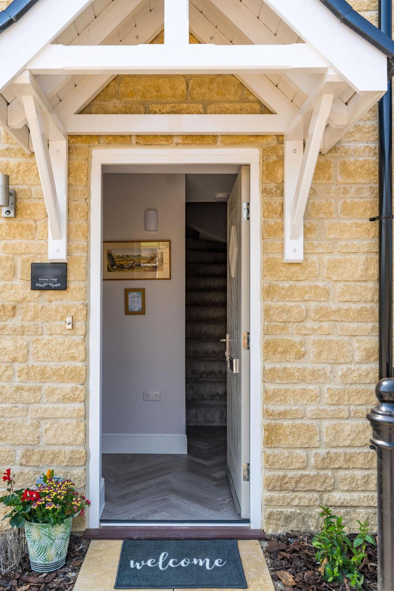 Fleming Cottage - Contemporary Cotswold Home Upper Rissington Exterior foto